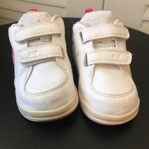 Nike toddler white sneakers size 8c